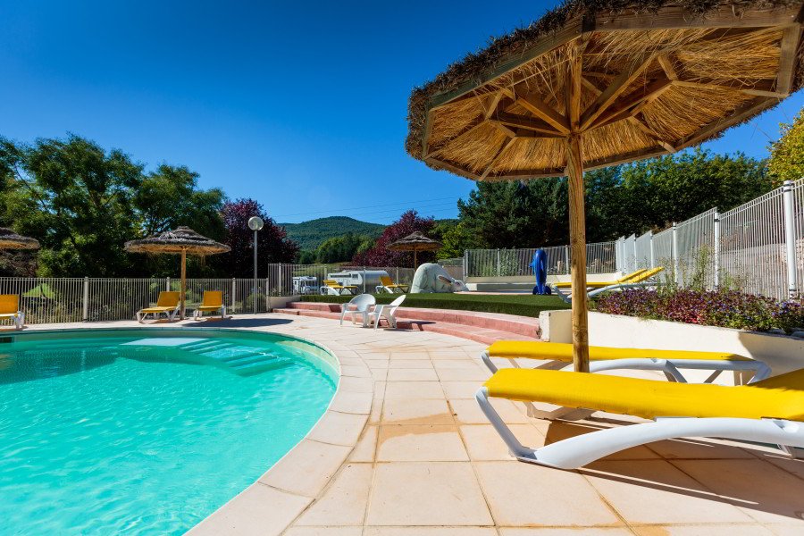 camping dans le haut Var avec piscine