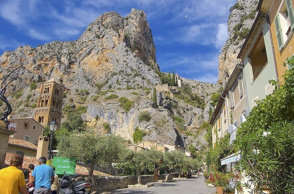 Visitez Moustiers Sainte Marie